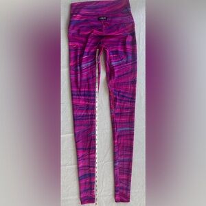 K-DEER Leggings in Pink and Purple